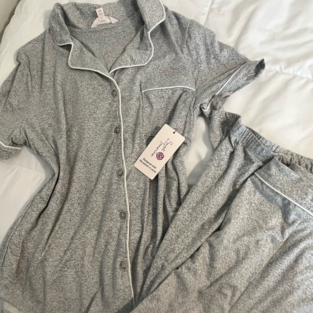NWT pajamas set
